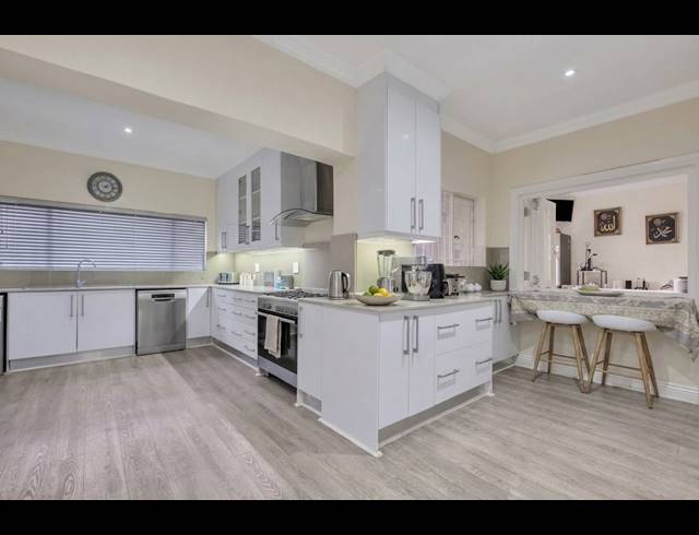 4 BEDROOM HOUSE FOR SALE IN EMMARENTIA
